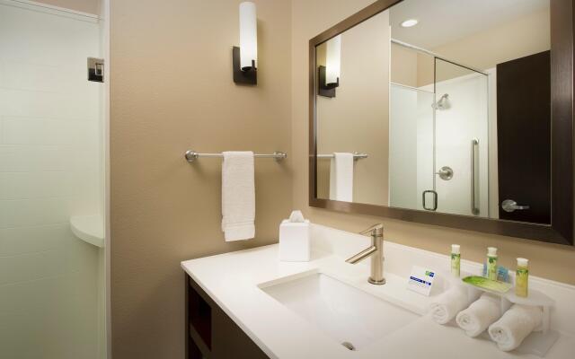 Holiday Inn Express & Suites Waco South, an IHG Hotel