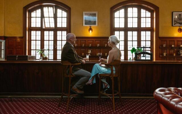 Rand Club Suites