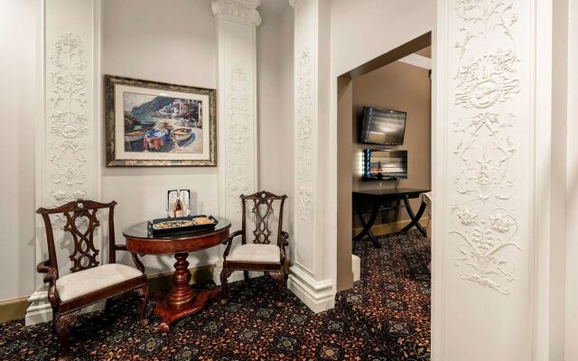 Chateau Avalon Hotel & Spa