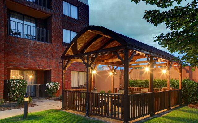 Courtyard by Marriott Anniston Oxford