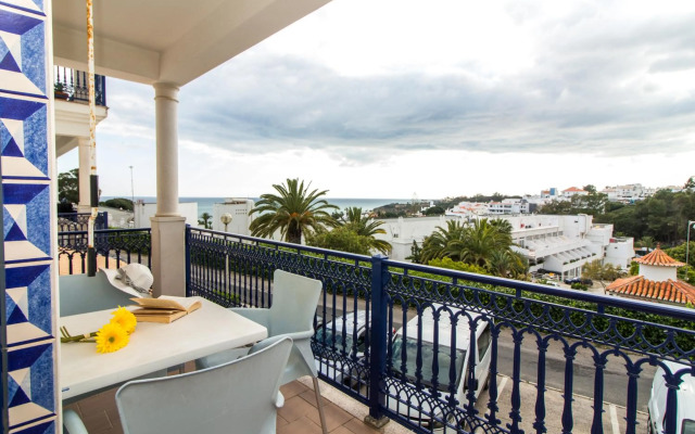 Oura Sunrise II Apartment by Stay-ici, Algarve Holiday Rental