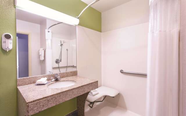 La Quinta Inn & Suites by Wyndham Tampa Bay Area-Tampa South