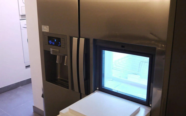 Group Apartment Museum Square