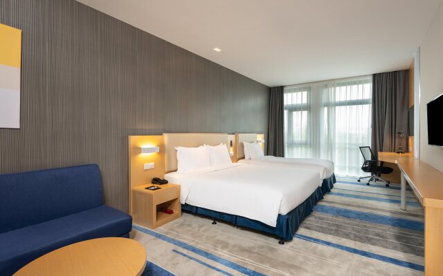 Holiday Inn Express Shanghai Pujiang, an IHG Hotel