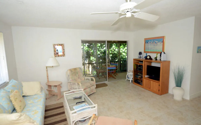 Spanish Cay A8 by RedAwning