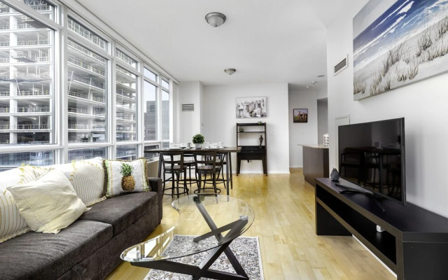TopLine Suites - Ice Condos