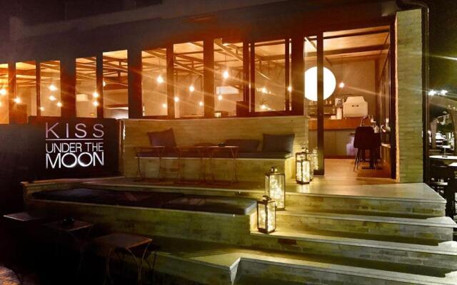 kissunderthemoonapartments