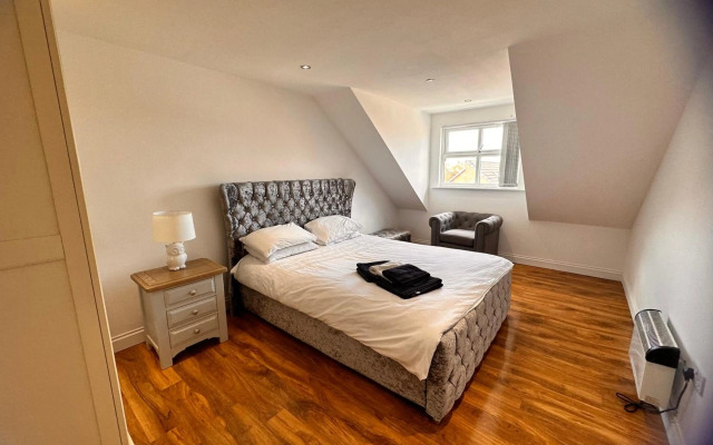 joe kelly buildings flat four sleeps 2