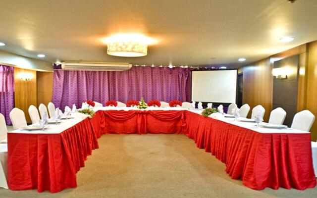 Goldberry Suites & Hotel Mactan