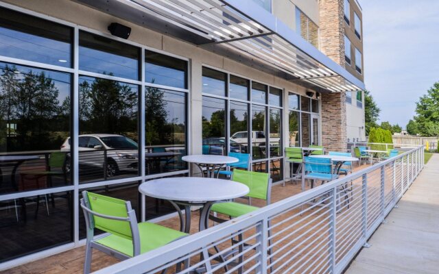 Holiday Inn Express & Suites Siloam Springs by IHG