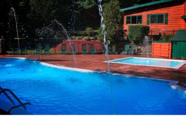 Adirondack Diamont Point Lodge