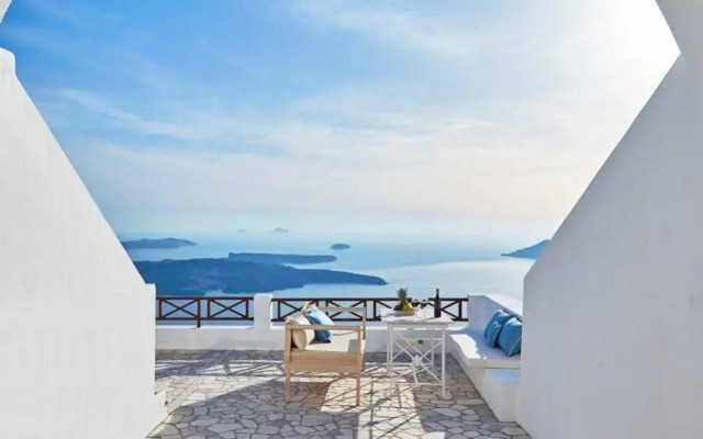 La Maltese Hotel