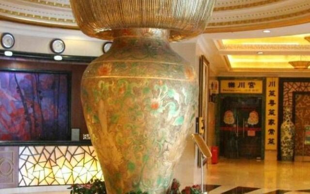 Royal Palace Hotel