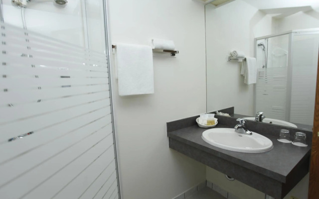 Airport Hotel Mara