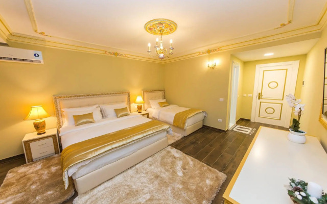 Empire Hotel