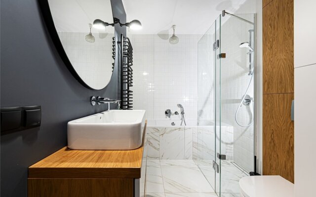 Silver House by Q4 Apartments