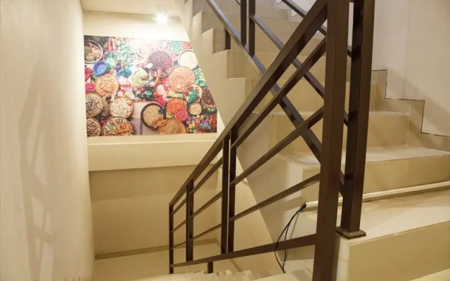 RedDoorz @ Dukuh Kupang Timur