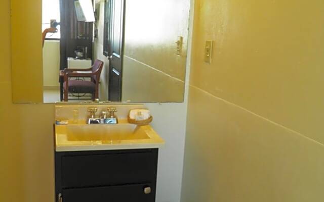 #35 Bungalow Seaside Hotel & Victors RV Park