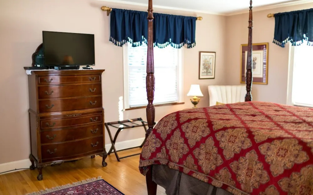 1810 Emerson House Bed & Breakfast - Adults Only
