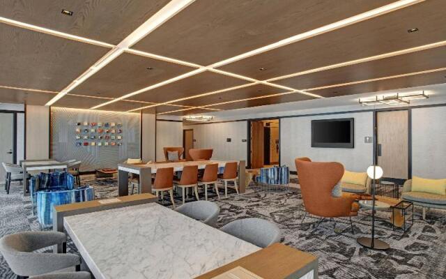 The Farnam, Autograph Collection