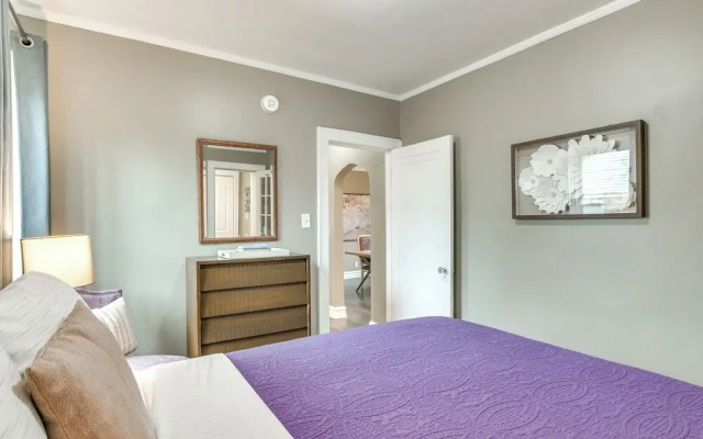 Pet-friendly Family Apartment - Near NU Campus!