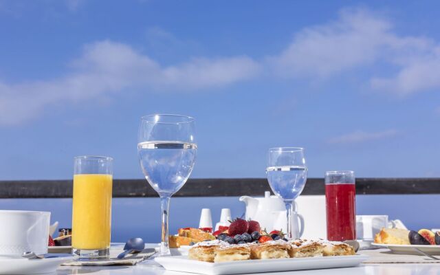 Apeiron Blue Santorini - Sustainable Adults Only 14+