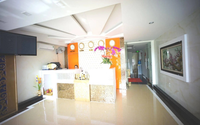Lee Park Hotel