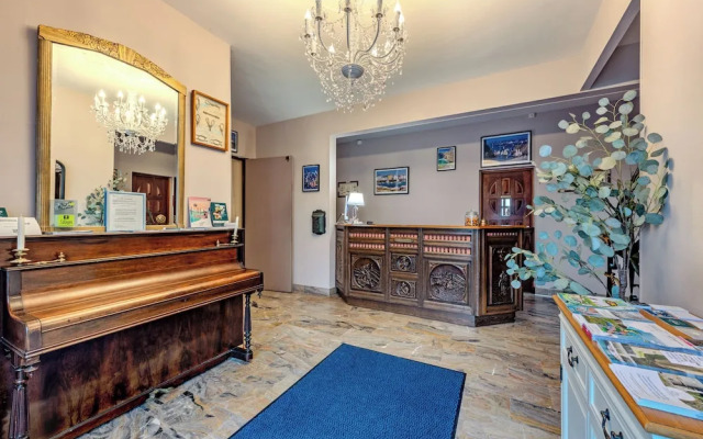 Hotel De la Corniche