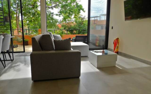 Roomy Apt With Private Terrace - Amazing Amenities