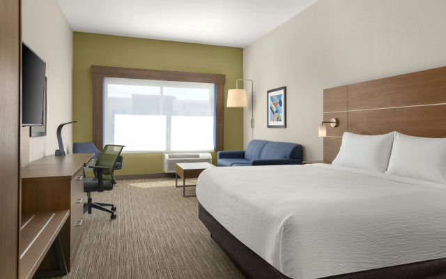 Holiday Inn Express & Suites Aurora by IHG