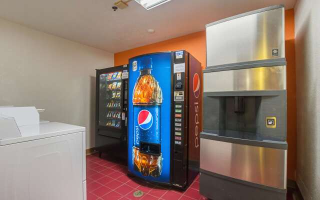 Motel 6 Waterloo, IA - Crossroads Mall - Cedar Falls