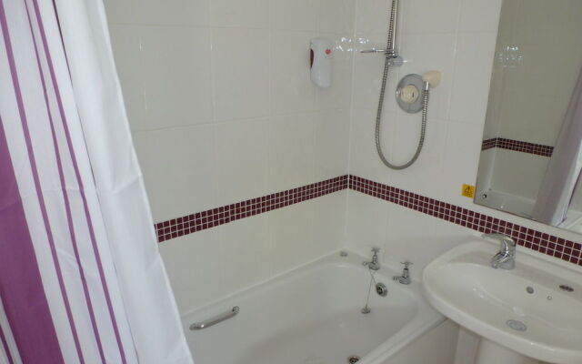 De Trafford Hotel By Greene King Inns