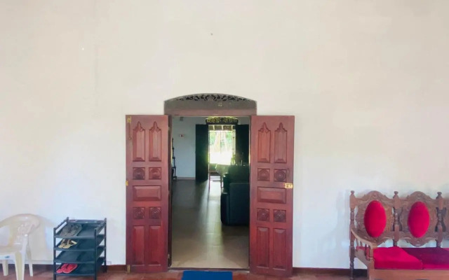 colonial bungalow