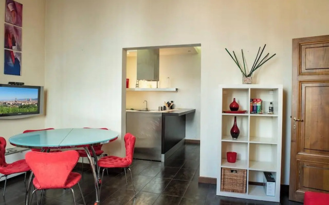 Indipendenza Apartment by Mamo Florence