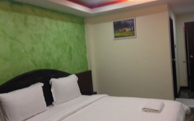 Me Suk Grand Hotel