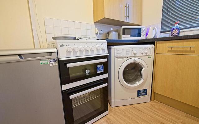 Stylish Five Star Rated Apartment