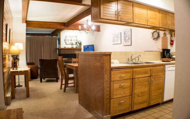 Wood Creek Condominiums