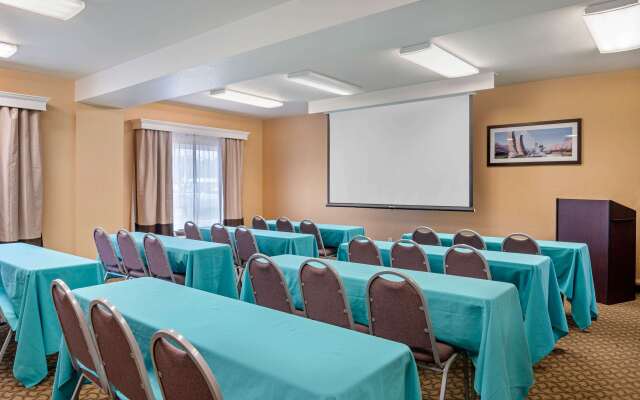 Comfort Inn and Suites Salem