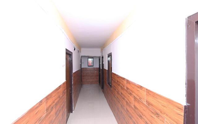 OYO 5227 Hotel New Bharat