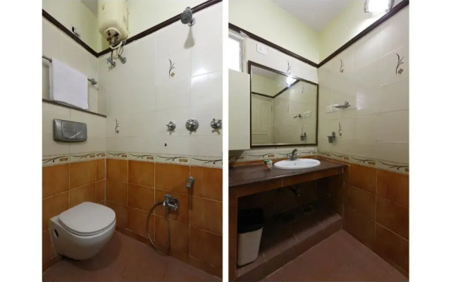 OYO 8033 Premam Service Apartment