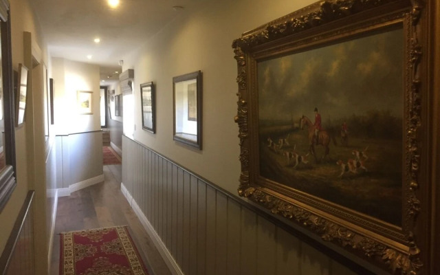 The Horse & Hound
