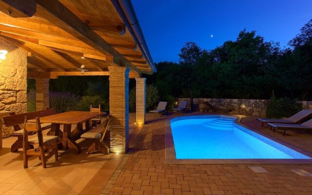 Attractive Villa in Kras with Swimming Pool