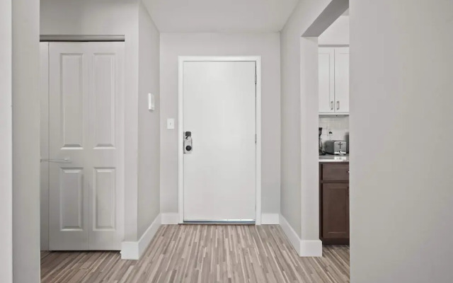 A Unique 2BR 2BA Stay