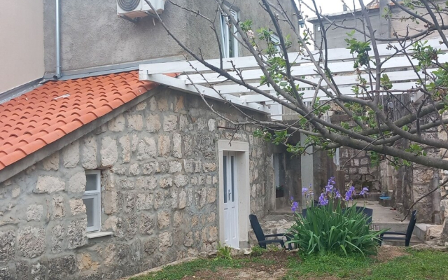 Ranch House Zora