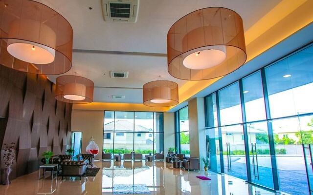 Kanyarat Lakeview Condominium by Wilai