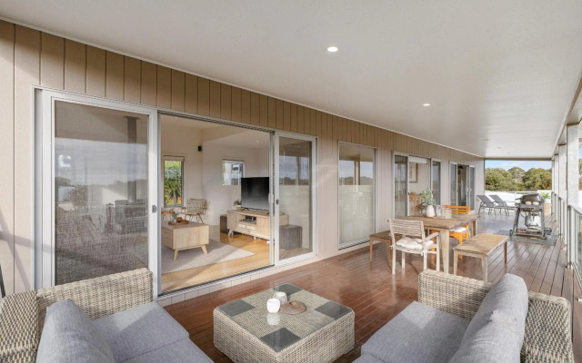 Saltwater Breeze Retreat