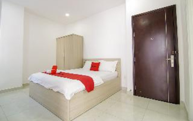 Reddoorz Near Quan Khu 7 Stadium