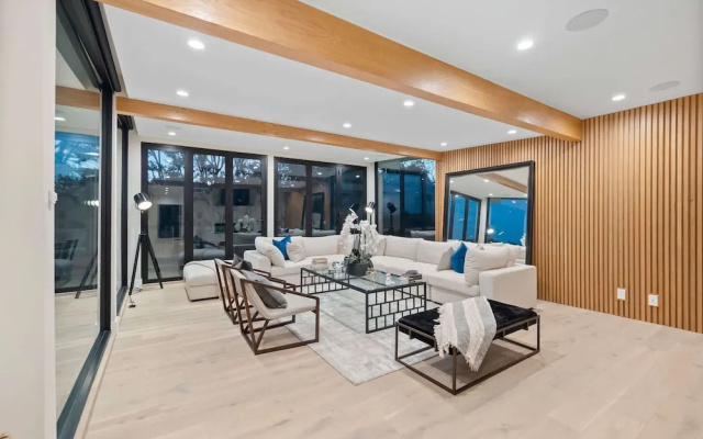 Sea Vista - Central Malibu Villa w/ Pool, Spa, & Ocean Views