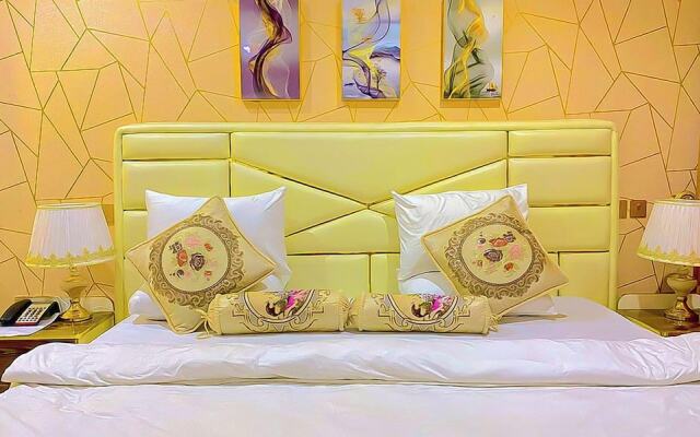Hogis Luxury Hotel