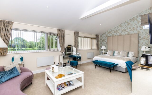 Kingfisher Country Club